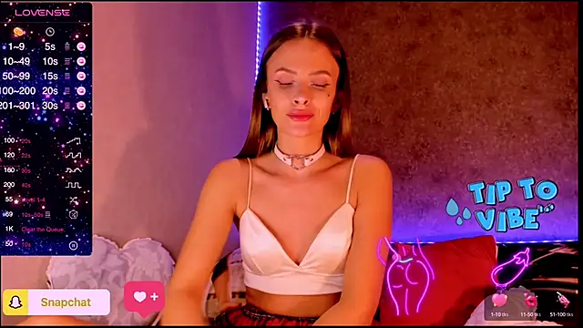 Snapshot of madina_taher chatting on 02-13-25, 08:13 madina taher online show from 02-13-25, 08:13