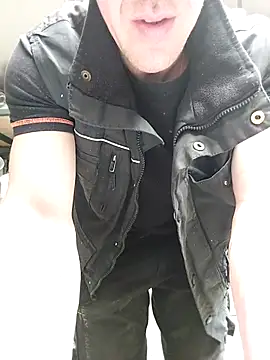 Snapshot of Xcoquinx chatting on 02-26-25, 01:08 Xcoquinx online show from 02-26-25, 01:08