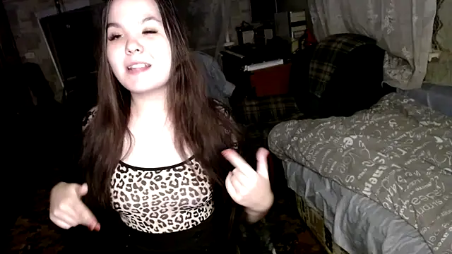 Snapshot of Var_Kiss chatting on 02-23-25, 01:21 Var Kiss online show from 02-23-25, 01:21