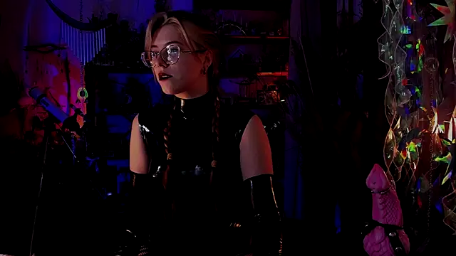 Snapshot of Scarlett_Wanner chatting on 12-15-24, 07:42 Scarlett Wanner online show from 12-15-24, 07:42