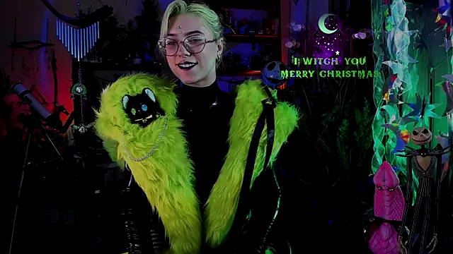 Snapshot of Scarlett_Wanner chatting on 12-20-24, 08:12 Scarlett Wanner online show from 12-20-24, 08:12