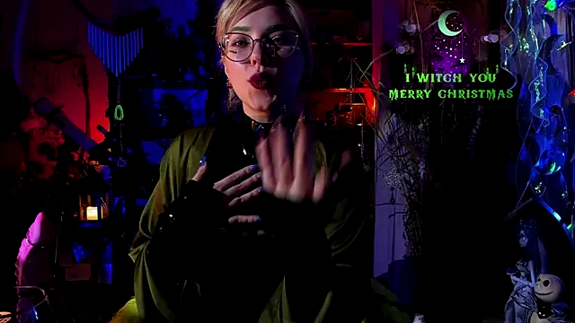 Snapshot of Scarlett_Wanner chatting on 12-28-24, 07:43 Scarlett Wanner online show from 12-28-24, 07:43