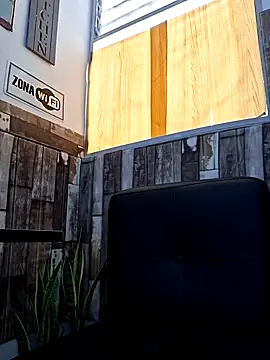 Snapshot of Doll_Loren chatting on 05-23-26, 06:34 Doll Loren online show from 05-23-26, 06:34