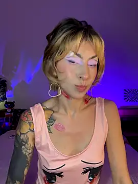 Cinamoonn online show from 10-11-25, 06:50