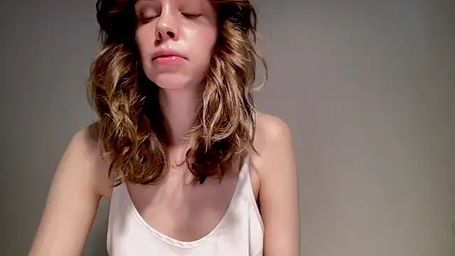 Snapshot of Nikki_Mimimi chatting on 12-15-24, 10:18 Nikki Mimimi online show from 12-15-24, 10:18