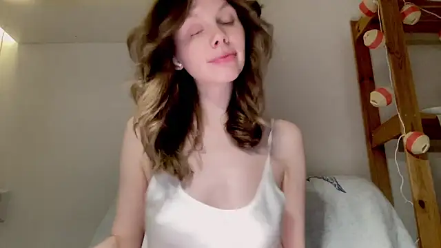 Snapshot of Nikki_Mimimi chatting on 12-21-24, 01:21 Nikki Mimimi online show from 12-21-24, 01:21