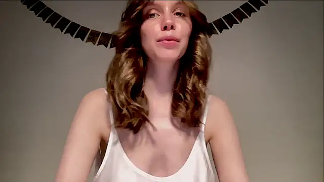 Snapshot of Nikki_Mimimi chatting on 01-05-25, 01:15 Nikki Mimimi online show from 01-05-25, 01:15