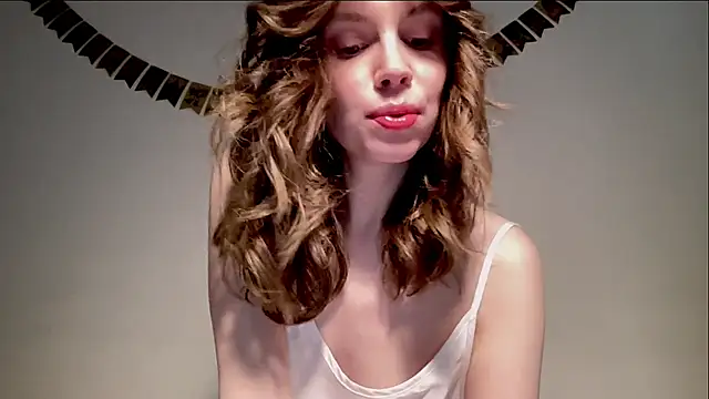 Snapshot of Nikki_Mimimi chatting on 01-09-25, 10:09 Nikki Mimimi online show from 01-09-25, 10:09