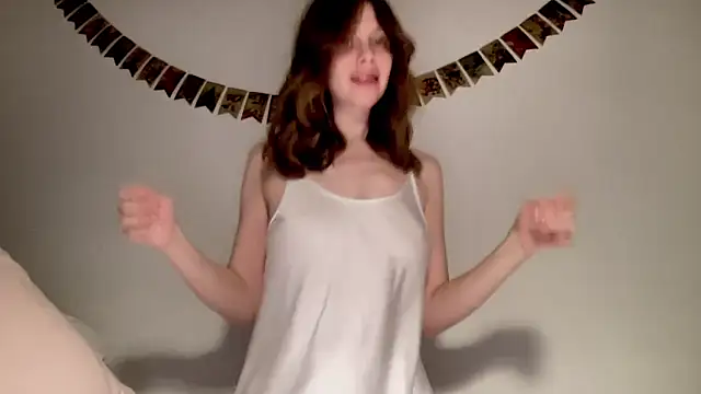 Snapshot of Nikki_Mimimi chatting on 01-11-25, 01:22 Nikki Mimimi online show from 01-11-25, 01:22