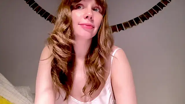 Snapshot of Nikki_Mimimi chatting on 12-18-25, 10:10 Nikki Mimimi online show from 12-18-25, 10:10