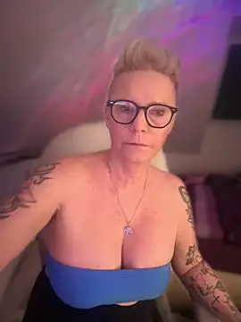 German Milf online show from 01-11-26, 02:11