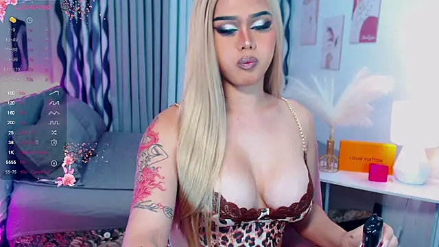 Snapshot of Ella_Fantasiax chatting on 01-23-25, 03:05 Ella Fantasiax online show from 01-23-25, 03:05