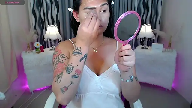 Snapshot of Ella_Fantasiax chatting on 10-01-25, 11:27 Ella Fantasiax online show from 10-01-25, 11:27