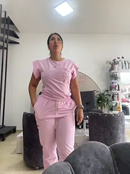 daniela henao online show from 04-10-26, 02:11