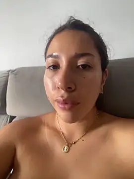 Snapshot of daniela_henao chatting on 05-26-26, 09:44 daniela henao online show from 05-26-26, 09:44