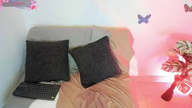 Snapshot of abigail_luna chatting on 01-08-25, 01:53 abigail luna online show from 01-08-25, 01:53