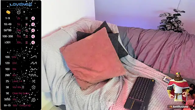 Snapshot of abigail_luna chatting on 10-15-25, 12:44 abigail luna online show from 10-15-25, 12:44