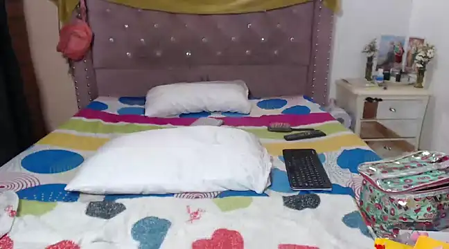 isabelle adj online show from 03-07-25, 08:34