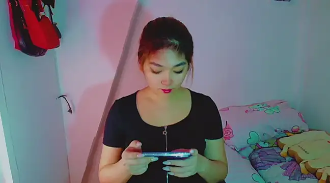 Snapshot of TR4NSCUTI3 chatting on 12-28-24, 05:46 TR4NSCUTI3 online show from 12-28-24, 05:46