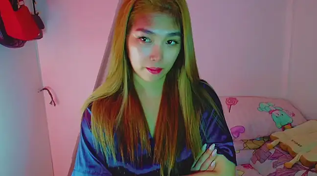 Snapshot of TR4NSCUTI3 chatting on 12-29-24, 11:50 TR4NSCUTI3 online show from 12-29-24, 11:50