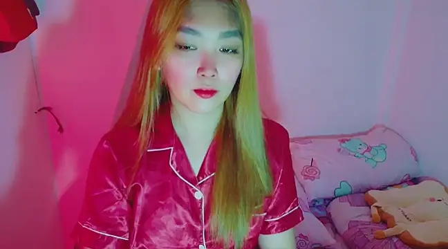 Snapshot of TR4NSCUTI3 chatting on 01-06-25, 08:28 TR4NSCUTI3 online show from 01-06-25, 08:28