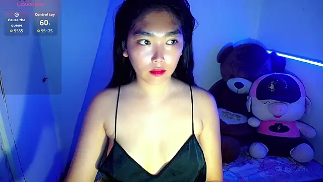 Snapshot of TR4NSCUTI3 chatting on 09-15-25, 12:27 TR4NSCUTI3 online show from 09-15-25, 12:27