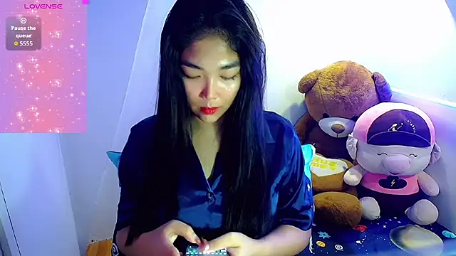 Snapshot of TR4NSCUTI3 chatting on 09-29-25, 05:07 TR4NSCUTI3 online show from 09-29-25, 05:07