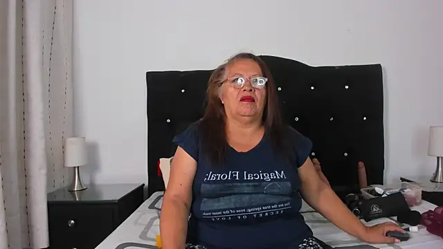 Keira Lennox online show from 11-20-25, 11:32