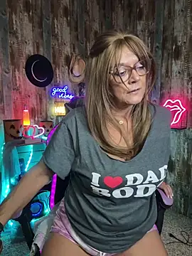 cowgirlc online show from 10-11-25, 02:44