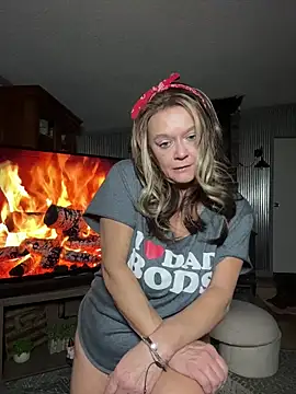 cowgirlc online show from 02-11-26, 03:44