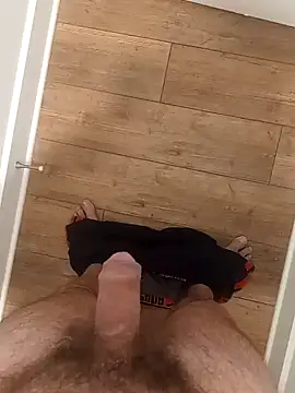 Snapshot of Mark_Dad chatting on 12-23-24, 12:30 Mark Dad online show from 12-23-24, 12:30