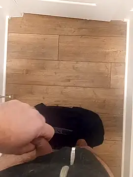 Snapshot of Mark_Dad chatting on 02-07-25, 12:06 Mark Dad online show from 02-07-25, 12:06