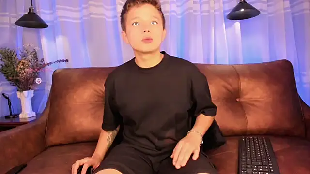 Tim wolf online show from 10-28-25, 01:36