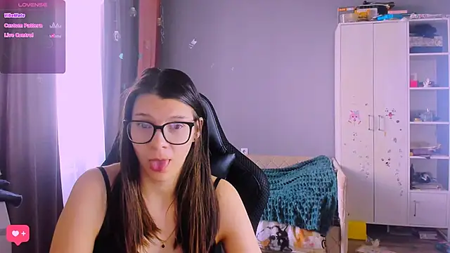 MollyLollipop online show from 03-11-26, 07:25