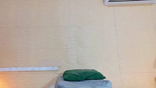 Snapshot of Sweet_baby_hellen chatting on 03-14-25, 04:10 Sweet baby hellen online show from 03-14-25, 04:10