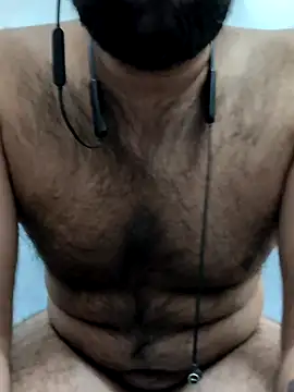 Snapshot of desicockandball chatting on 10-13-25, 07:25 desicockandball online show from 10-13-25, 07:25