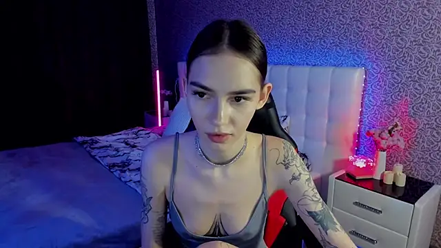 SophieCatty online show from 03-19-25, 06:55