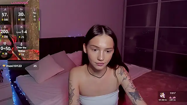 SophieCatty online show from 06-12-26, 10:58