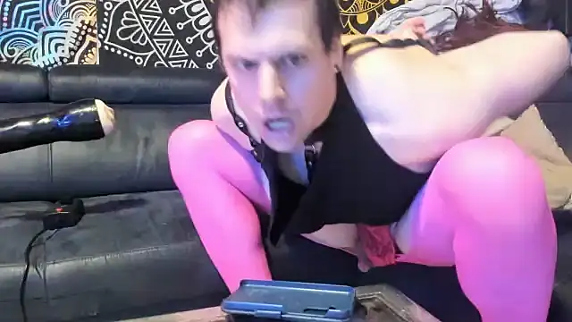 Snapshot of slankecrosdresser chatting on 11-03-25, 07:20 slankecrosdresser online show from 11-03-25, 07:20