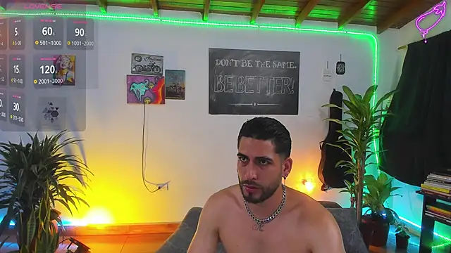 Snapshot of RyanCarter_ chatting on 10-13-25, 12:32 RyanCarter  online show from 10-13-25, 12:32