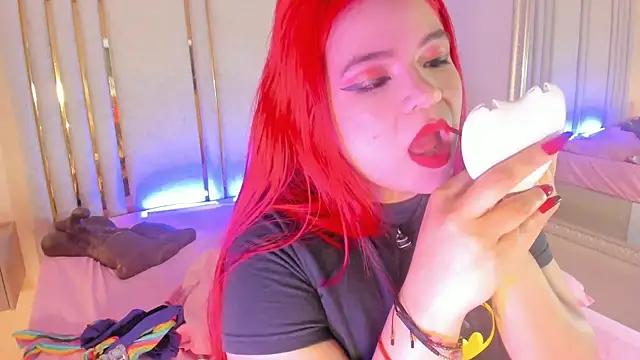 Snapshot of Saekohofman chatting on 03-10-25, 04:17 Saekohofman online show from 03-10-25, 04:17