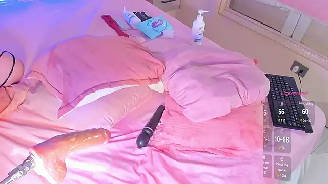 Snapshot of Saekohofman chatting on 09-24-25, 04:10 Saekohofman online show from 09-24-25, 04:10