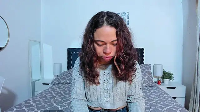 Snapshot of ZulyMichels chatting on 06-11-26, 12:36 ZulyMichels online show from 06-11-26, 12:36