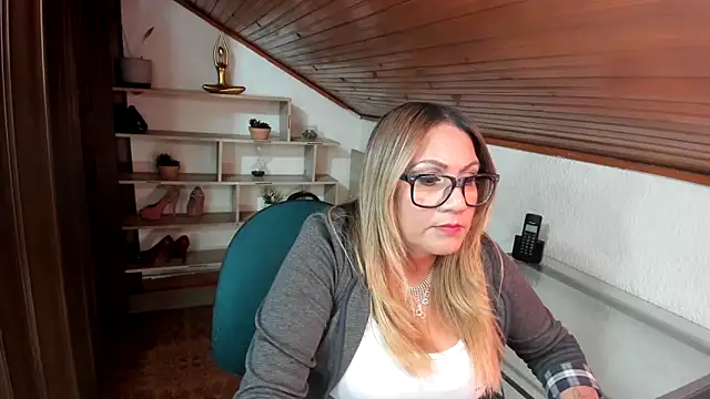 yayita mature online show from 04-27-26, 06:06