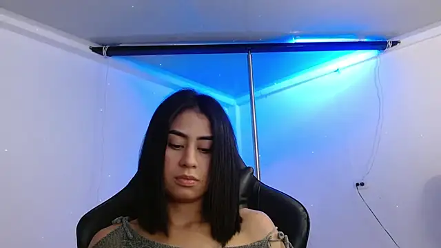 Snapshot of Martina1369 chatting on 06-10-26, 05:07 Martina1369 online show from 06-10-26, 05:07