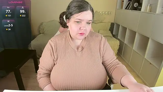 Snapshot of PlumPie chatting on 09-09-25, 05:23 PlumPie online show from 09-09-25, 05:23