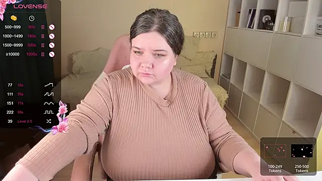 Snapshot of PlumPie chatting on 09-26-25, 07:29 PlumPie online show from 09-26-25, 07:29