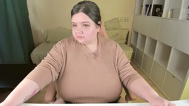 Snapshot of PlumPie chatting on 10-11-25, 09:41 PlumPie online show from 10-11-25, 09:41