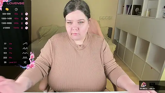 Snapshot of PlumPie chatting on 10-12-25, 07:13 PlumPie online show from 10-12-25, 07:13