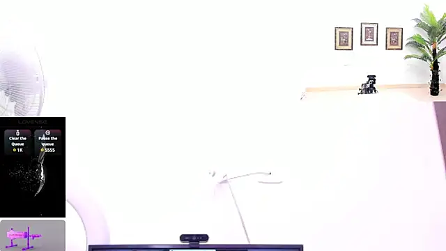 Paulina Davis  online show from 03-10-25, 11:27